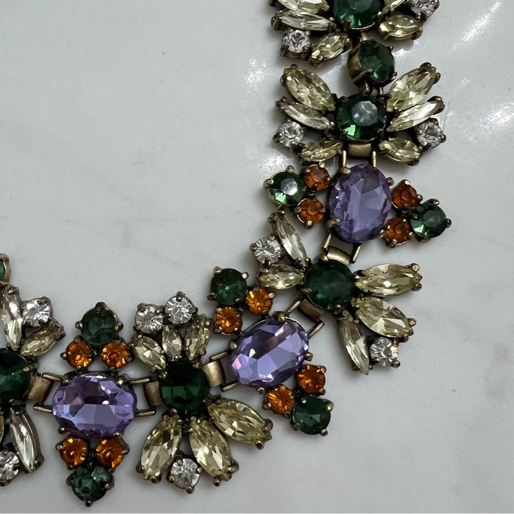 J.Crew Floral Cluster Crystal Statement Necklace - 1 Stone Missing - Picture 2 of 8